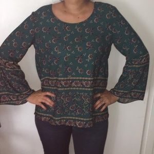 Bell sleeve top
